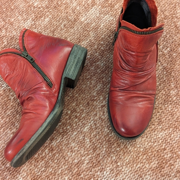 Miz Mooz New York City "Luna" Ankle Boot - Barely used - Size 6.5 US - Picture 5 of 7